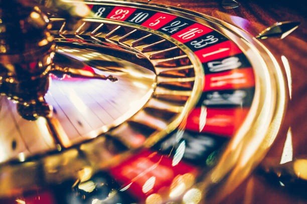 DANA OVO GoPay payment icons on maxbet88